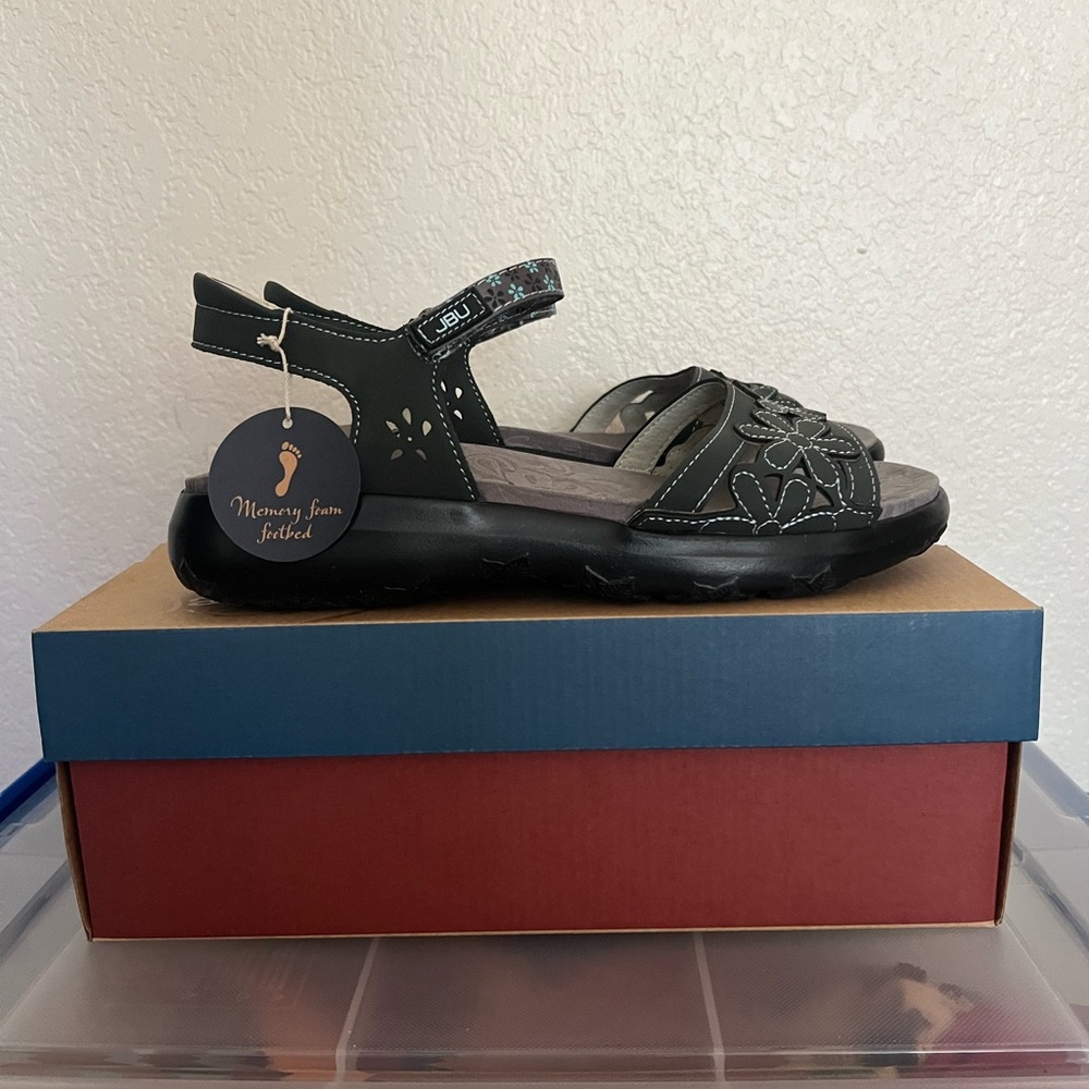 JBU Women's grey  charcoal wildflower Floral Sandals nwt
